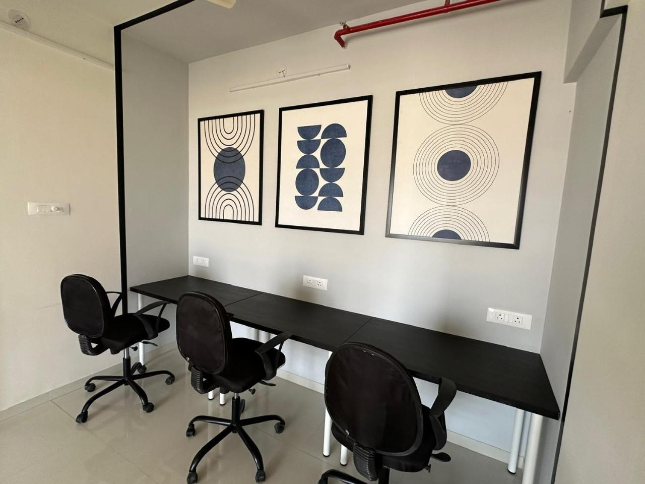 Sky: Soothing Oasis Near Balewadi High Street Homestay