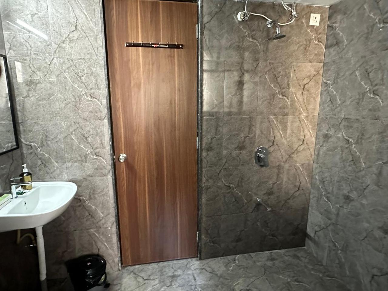 Homestay Sky: Soothing Oasis Near Balewadi High Street Pune
