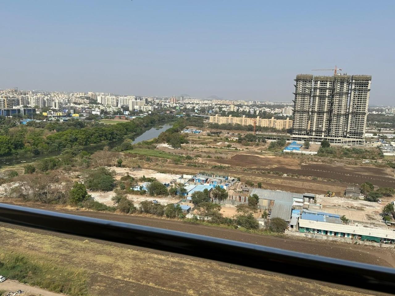 Sky: Soothing Oasis Near Balewadi High Street Homestay