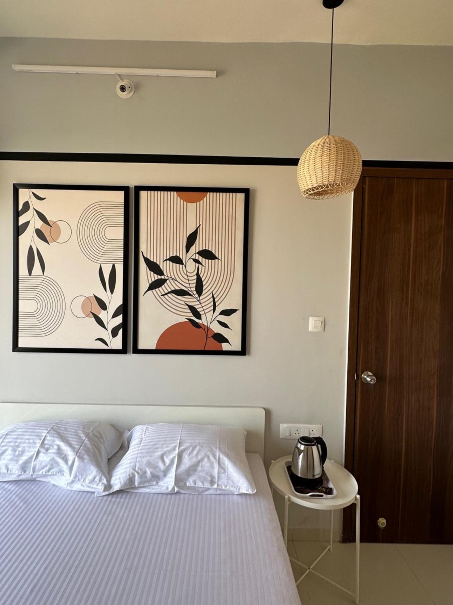 Homestay Sky: Soothing Oasis Near Balewadi High Street *