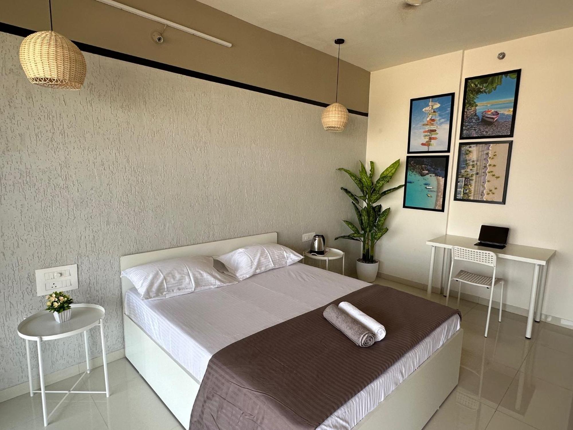 Sky: Soothing Oasis Near Balewadi High Street Homestay *